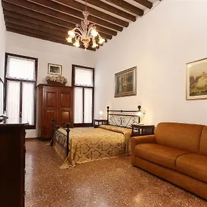 Leoncini With A Wonderful Canal View Appartement